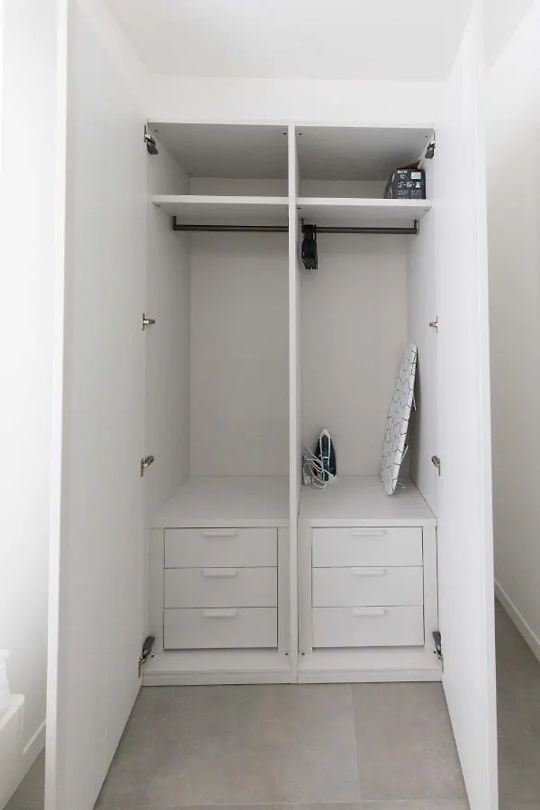 Bnbook Residenza Locatelli Rho 0*,  Italy